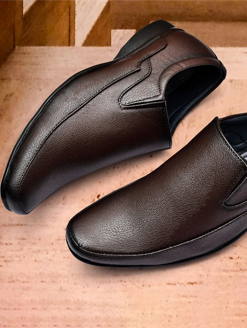 Main Men Brown Slip On Shoes image